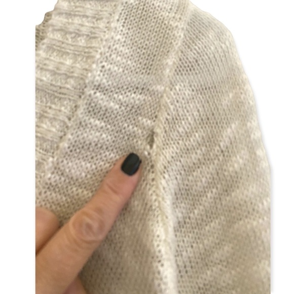 Beautiful Lace Cardigan - Picture 3 of 4